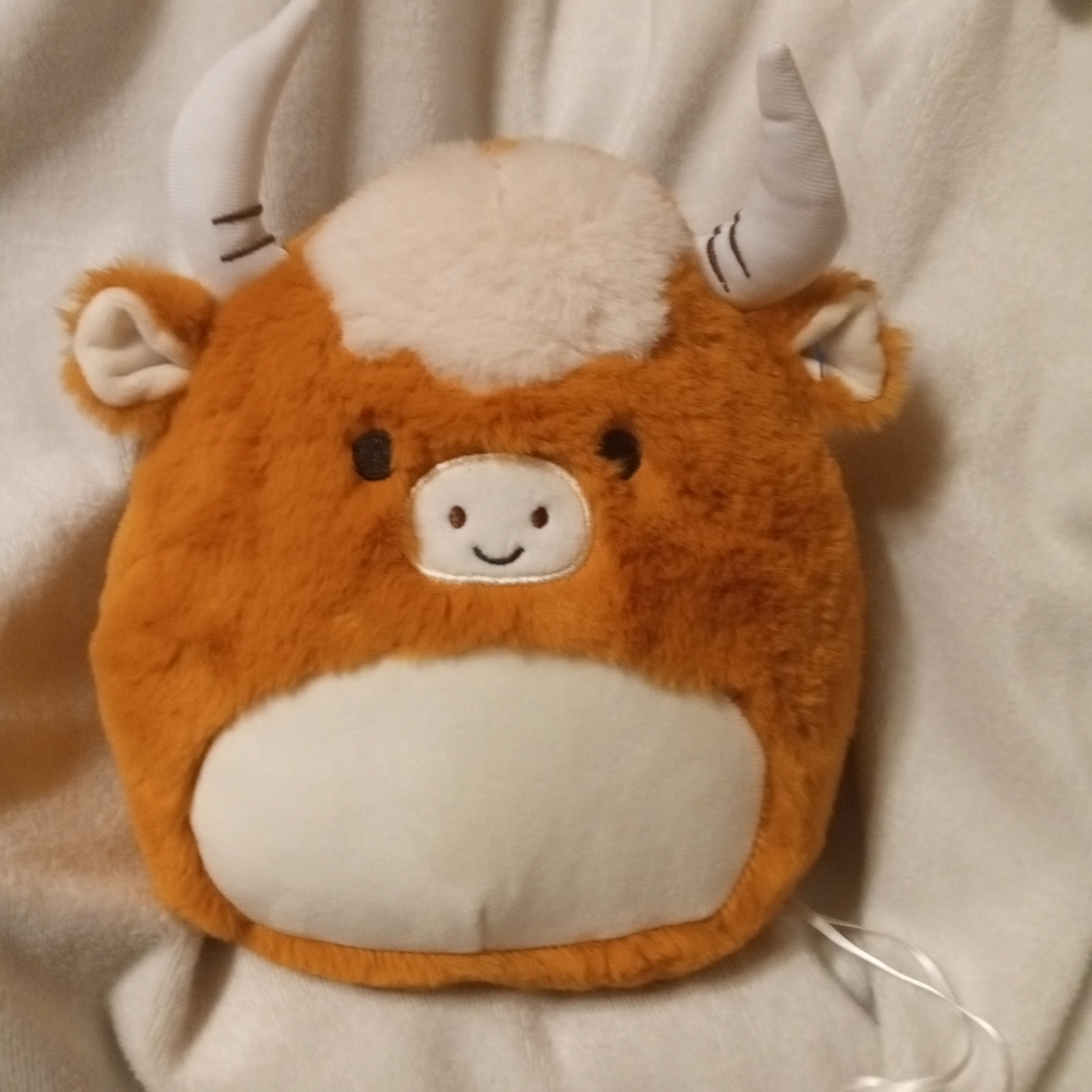 NWOT Fuzzy Calton Highland Cow 10” Squishmallow